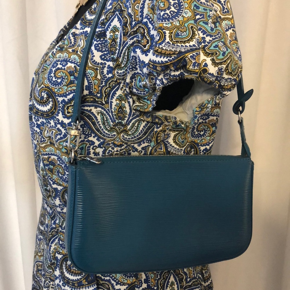 Louis Vuitton Epi Leather Pochette